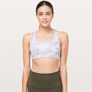 Lululemon Free To Be Serene Bra
Washed Marble Alpine White Silverscreen sz 6